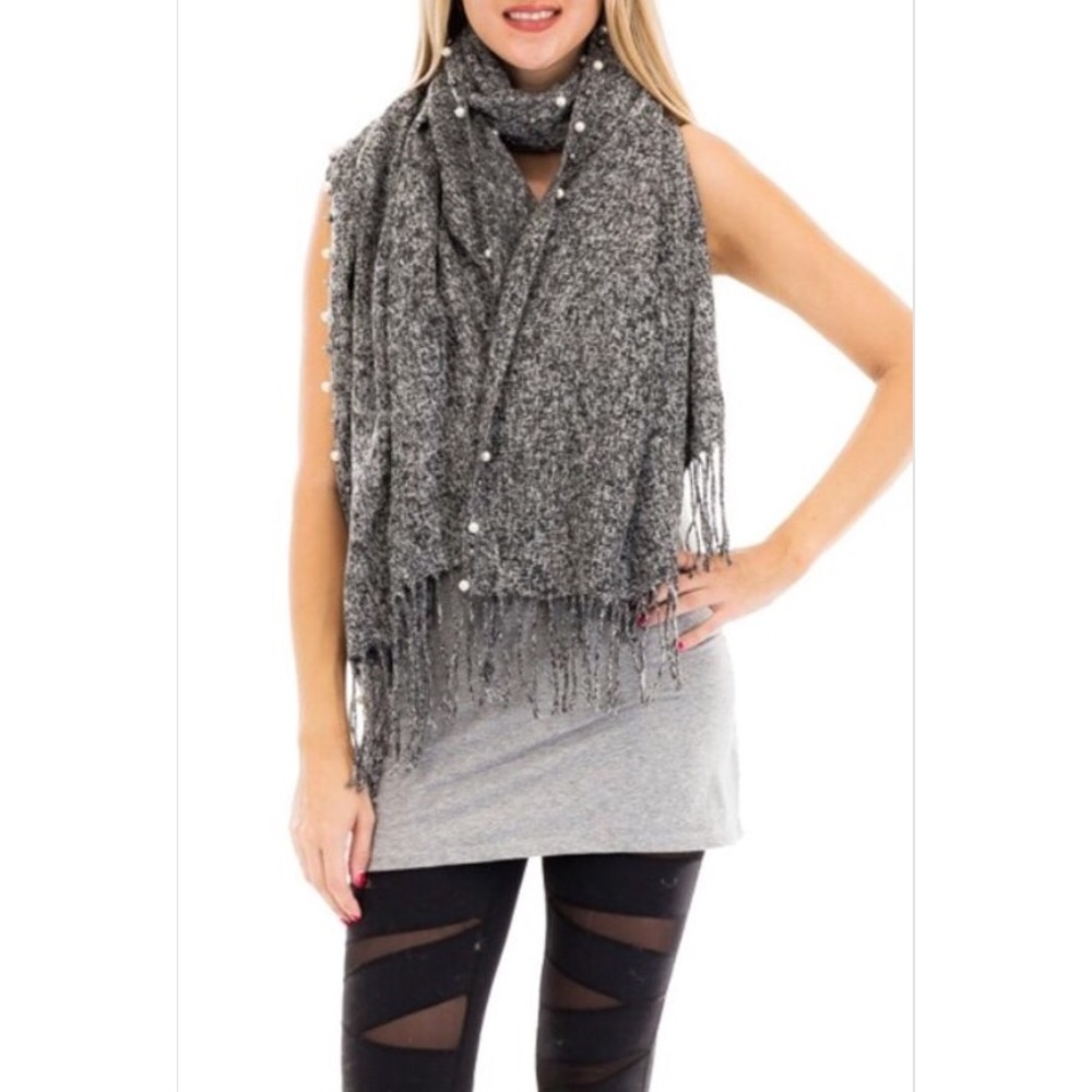 Boutique Grey/Burgundy multi-pigmented chunky knit scarves